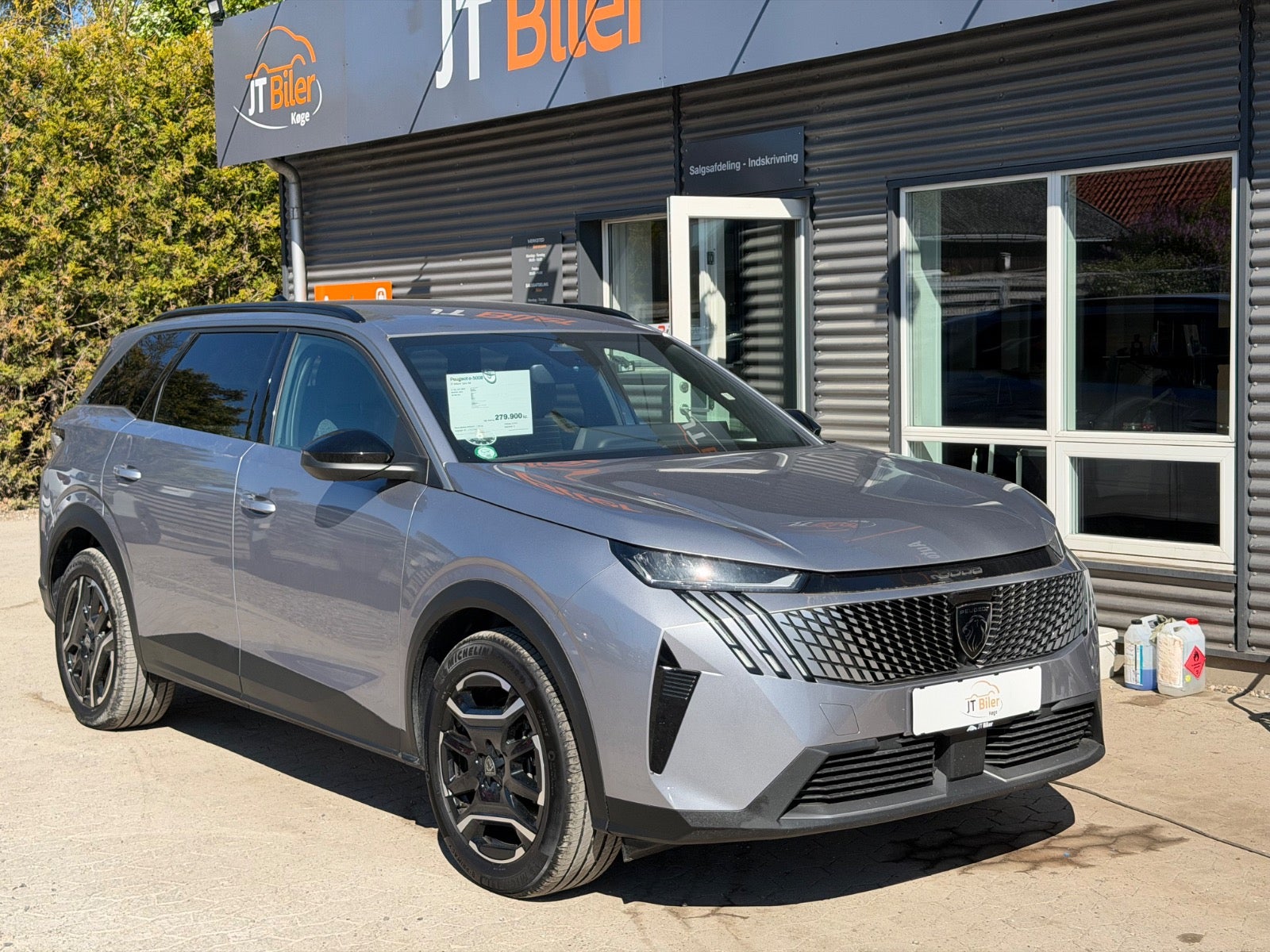 Peugeot e-5008 Allure 7prs