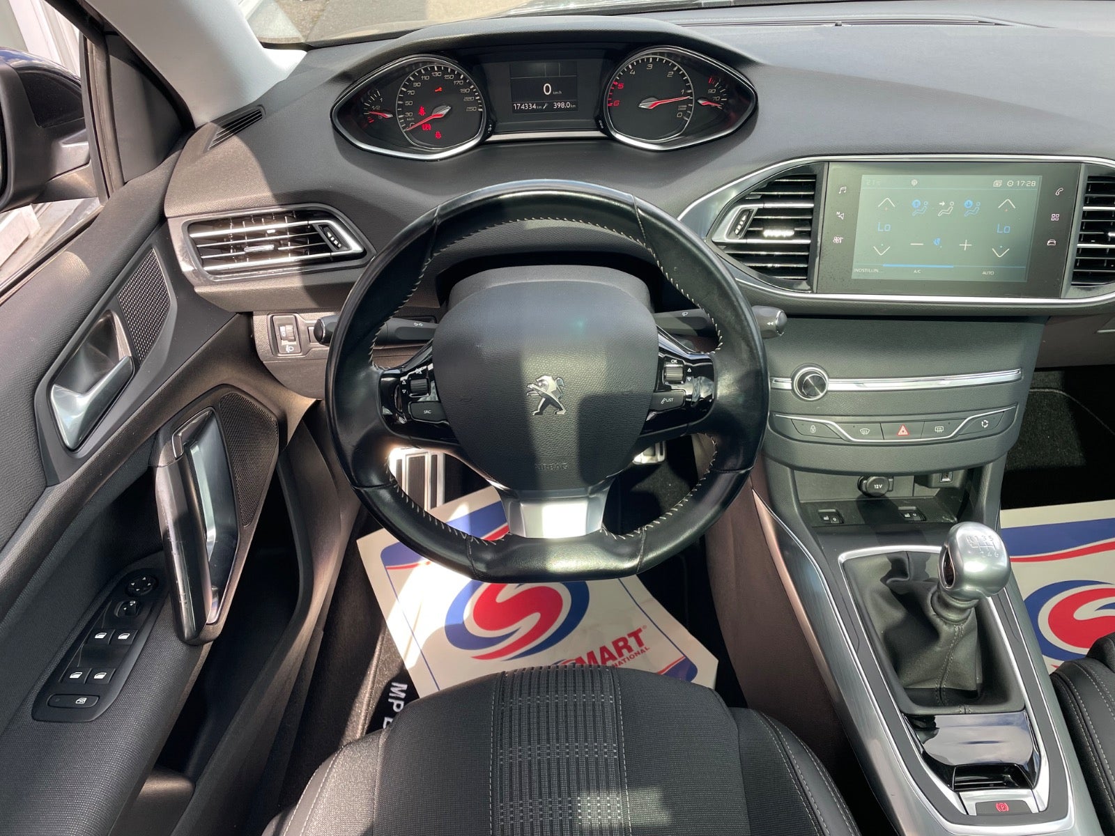 Billede af Peugeot 308 1,6 BlueHDi 120 Allure Sky SW