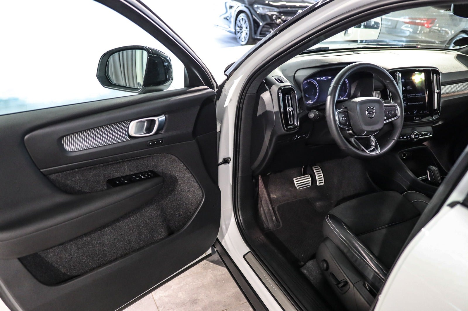 Billede af Volvo XC40 1,5 T5 ReCharge R-Design aut. Van