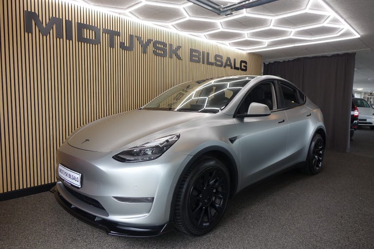 Tesla Model Y Long Range AWD