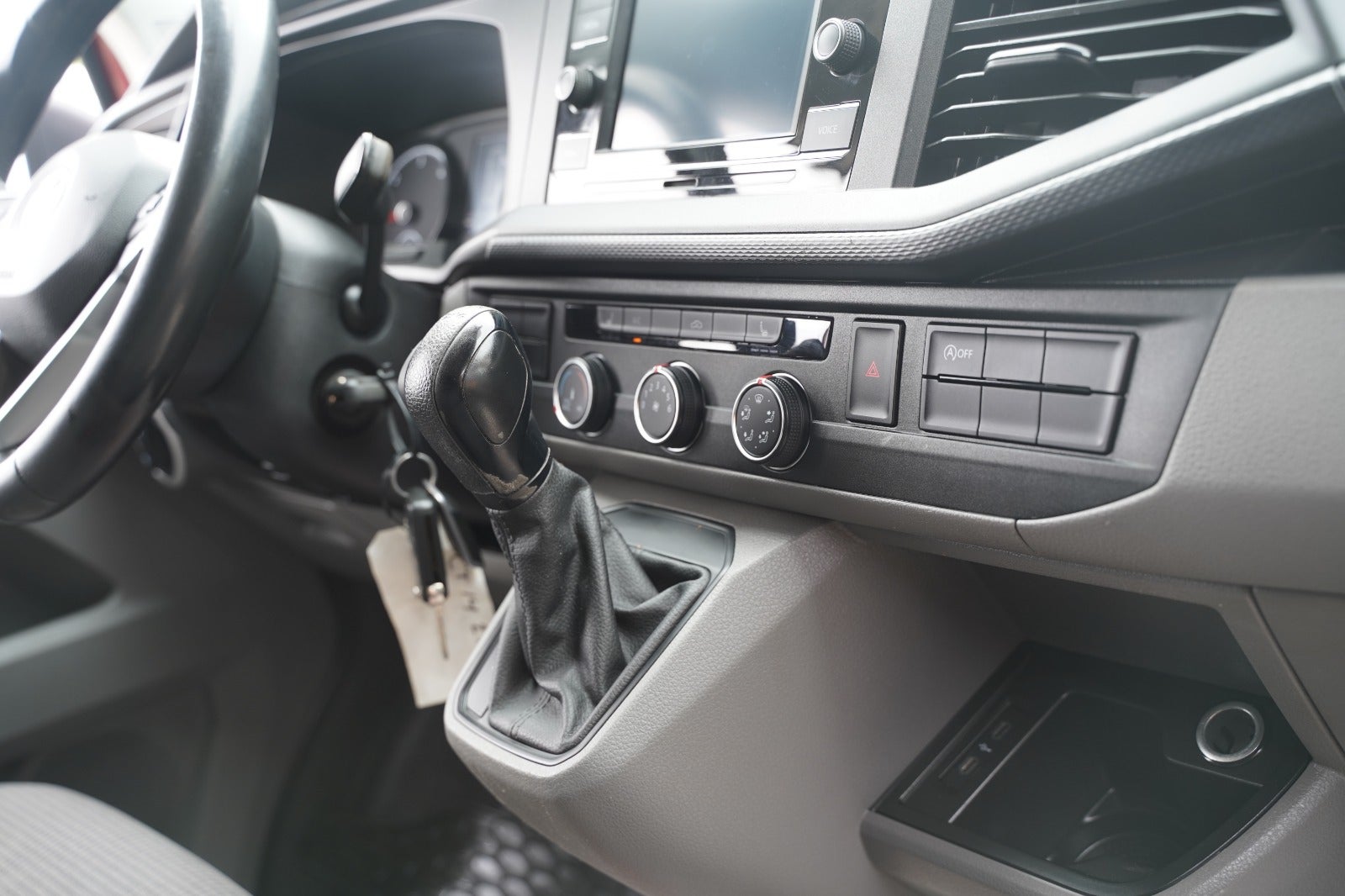 Billede af VW Transporter 2,0 TDi 150 Kassevogn DSG lang