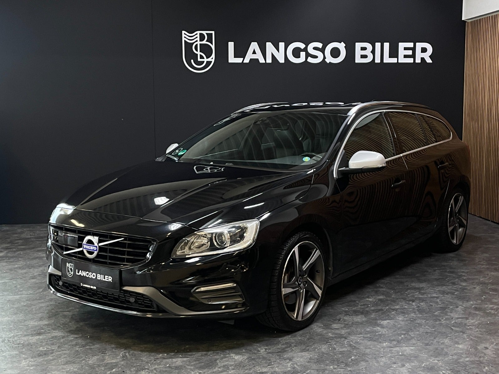 Billede af Volvo V60 2,0 T6 306 R-Design aut. AWD