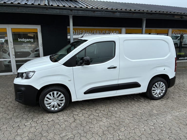 Peugeot Partner BlueHDi 100 L1V1 Plus Van