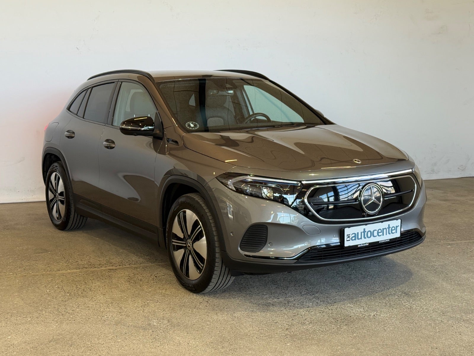 Mercedes EQA250 Electric Art