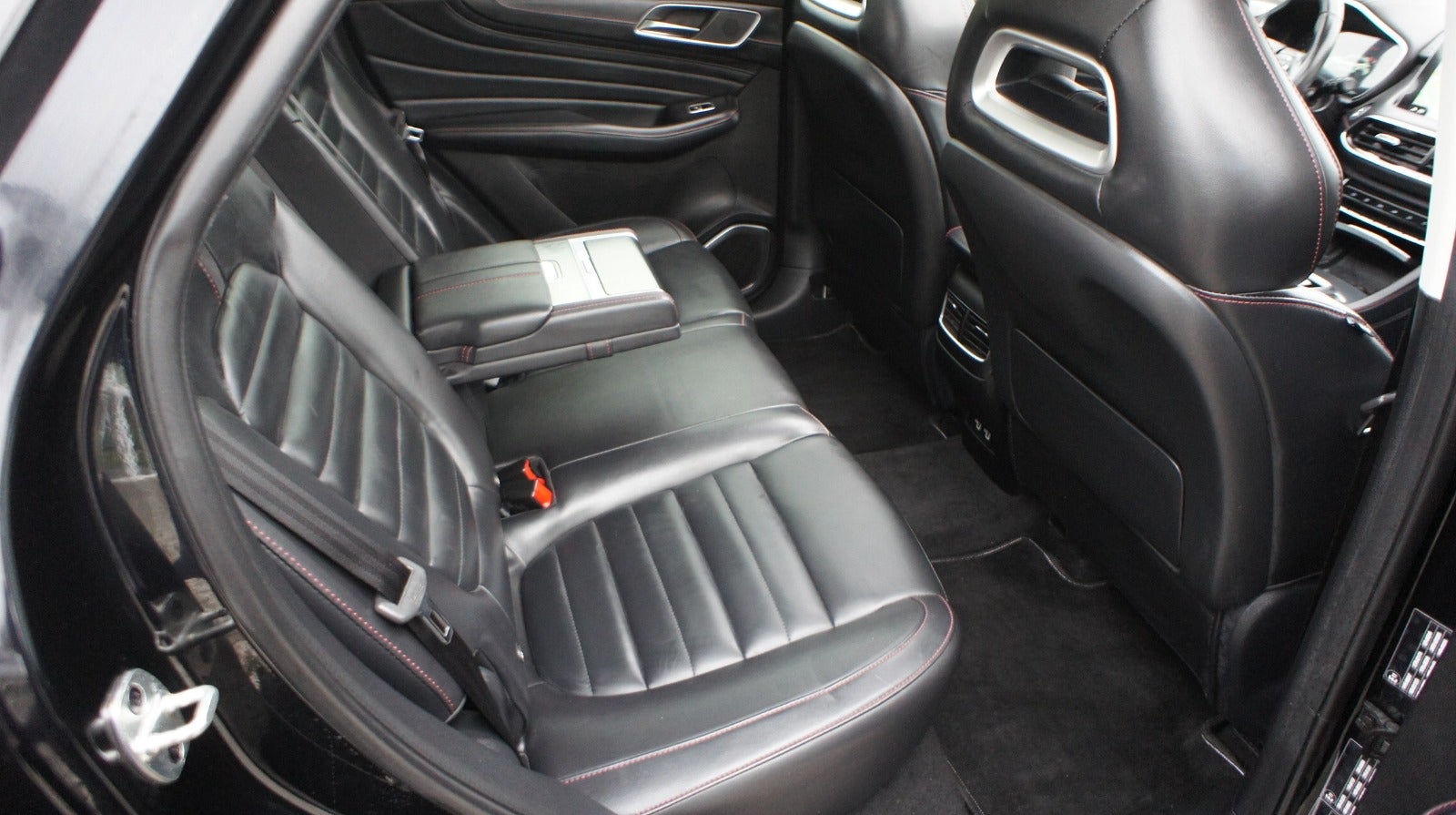 MG EHS PHEV Luxury