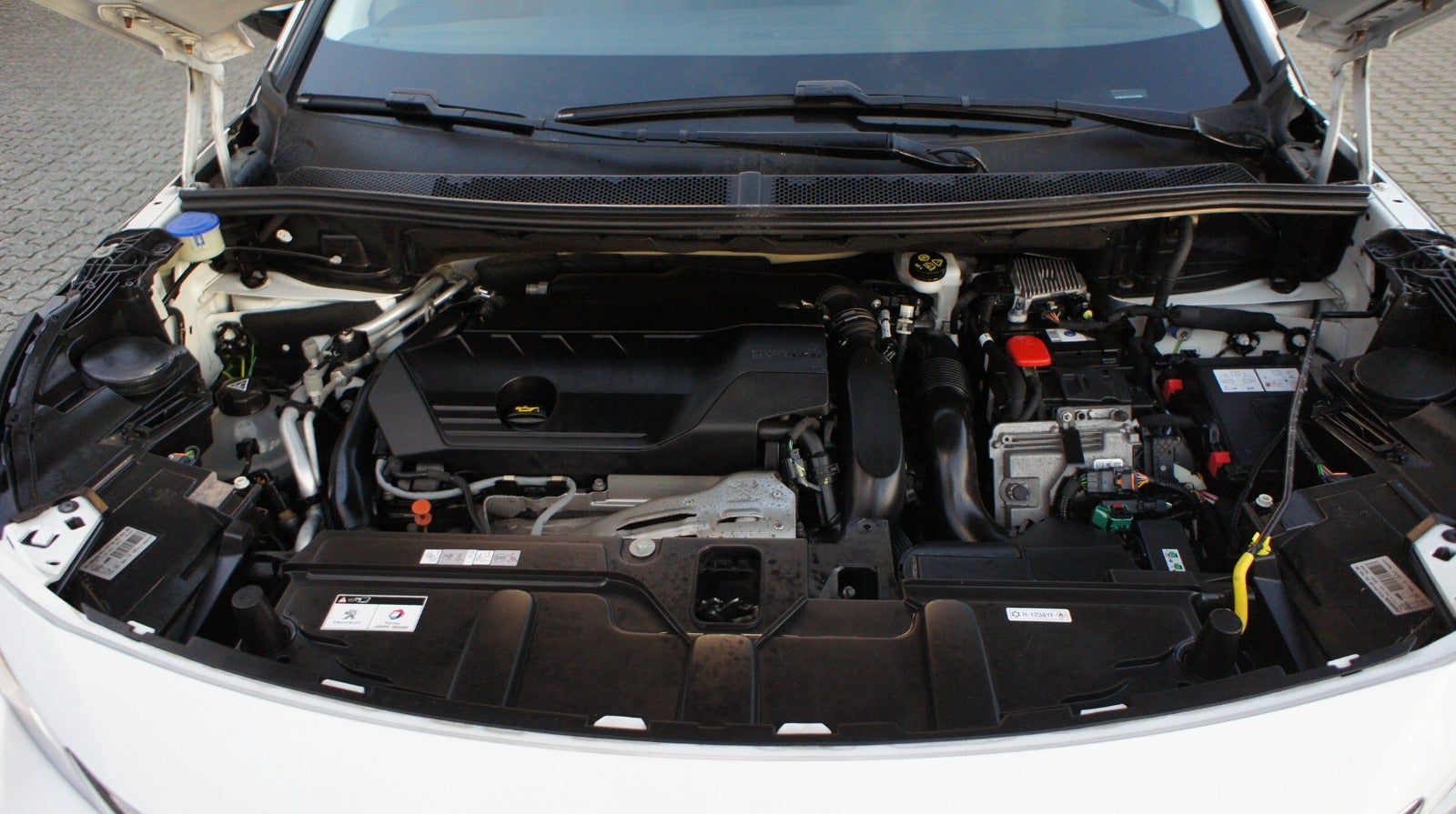 Peugeot 3008 Hybrid Allure LTD EAT8