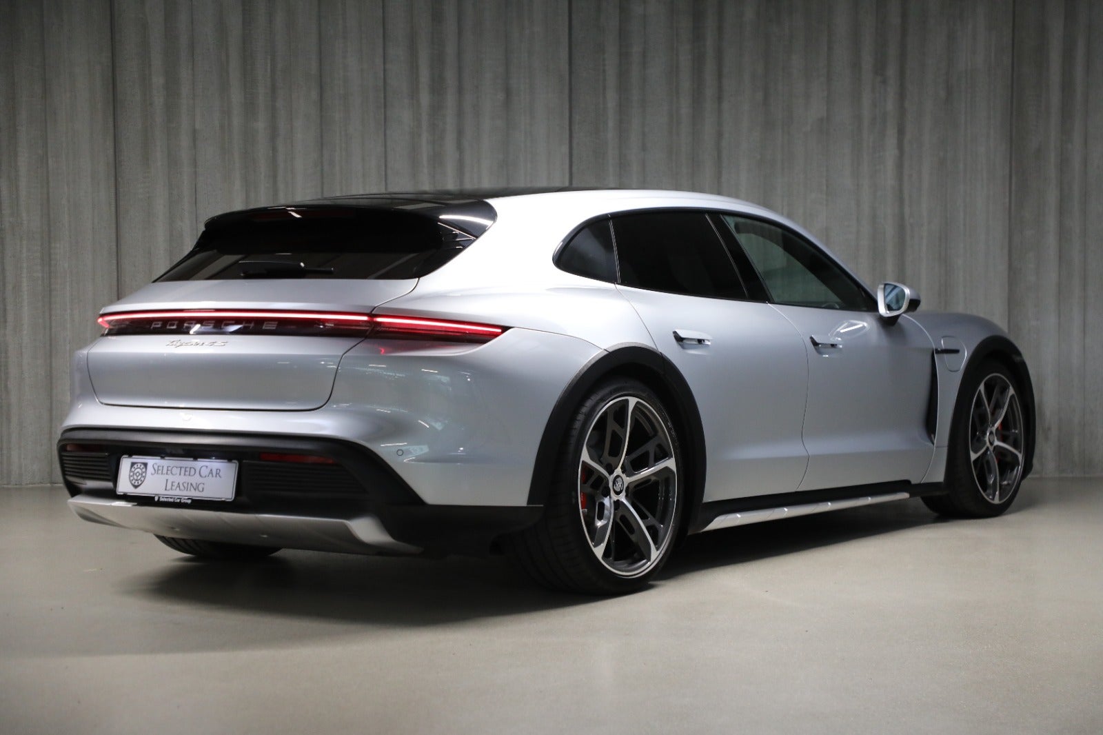 Porsche Taycan 4S Performance+ Cross Turismo