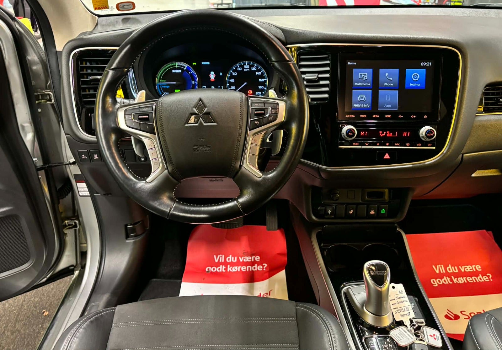 Billede af Mitsubishi Outlander 2,4 PHEV Inform CVT 4WD