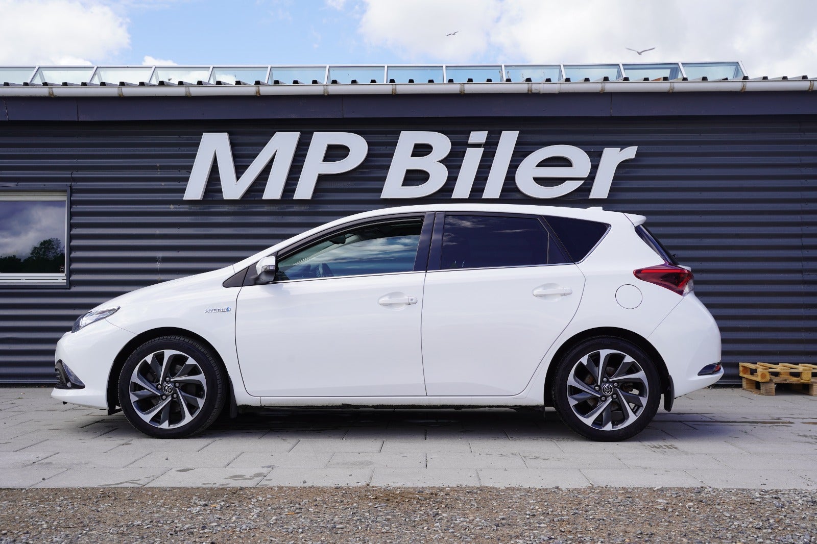 Billede af Toyota Auris 1,8 Hybrid H2 Style Skyview CVT