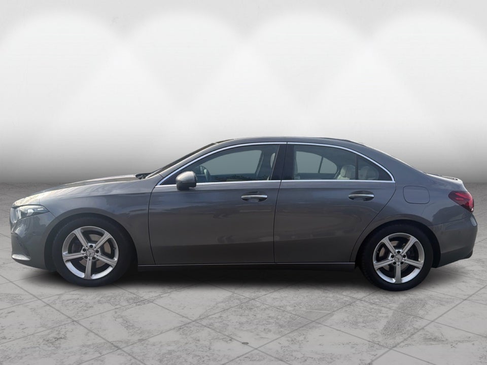 Mercedes A200, Billede 4