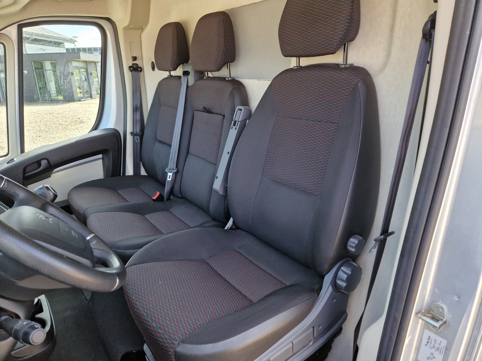 Billede af Peugeot Boxer 335 2,0 BlueHDi 163 L2H2
