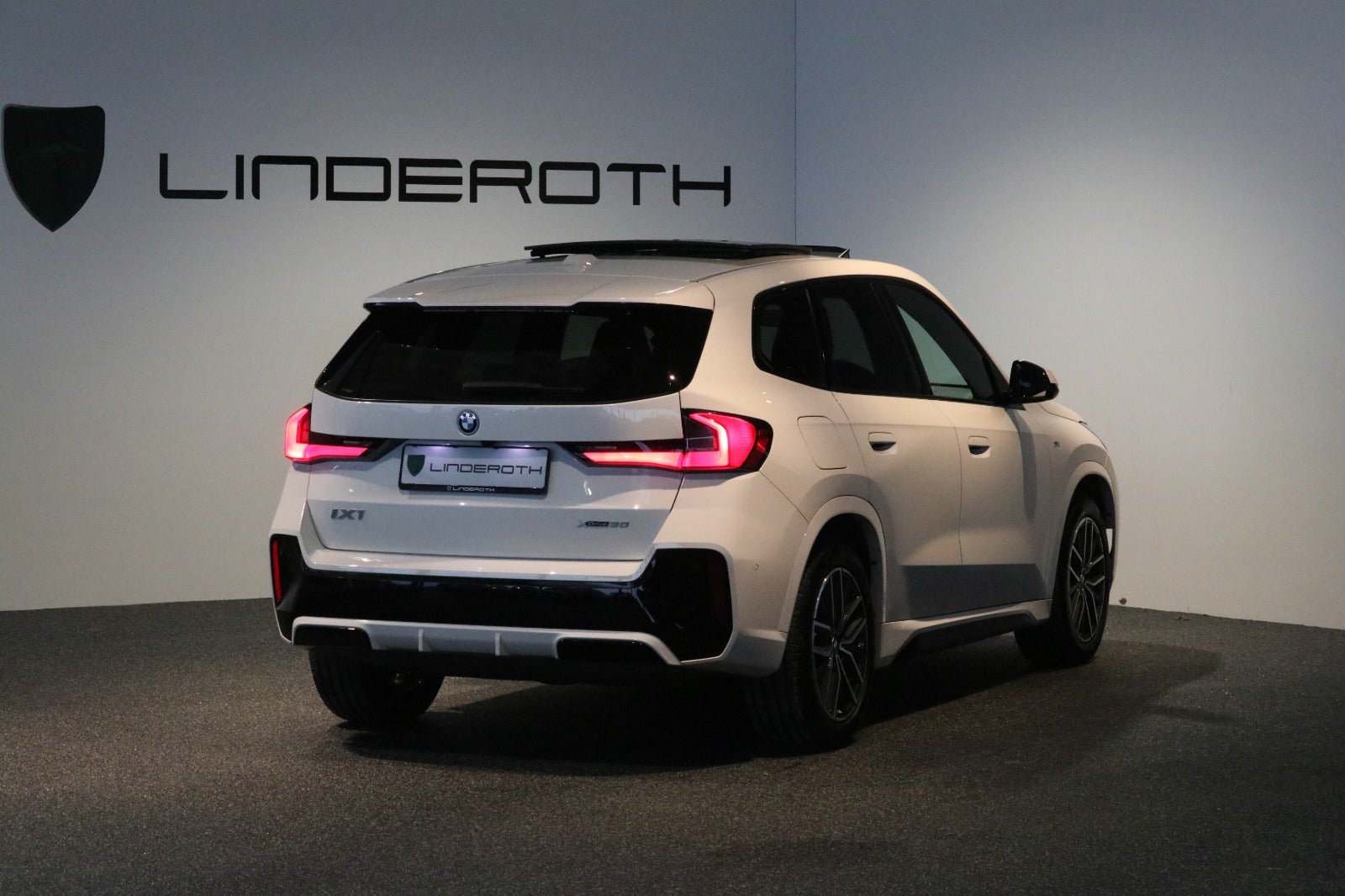 BMW iX1 xDrive30 M-Sport 5d - 2