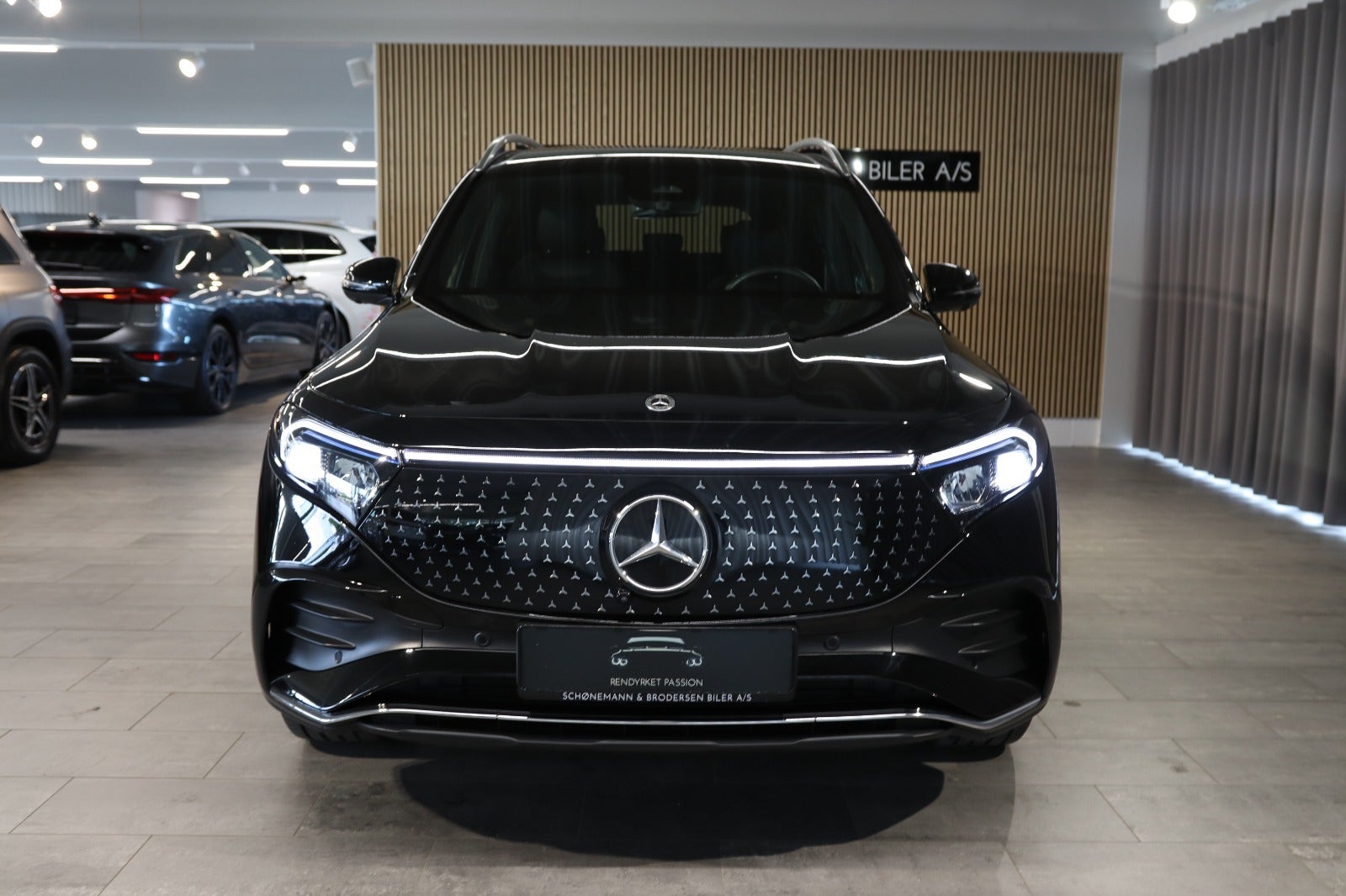 Billede af Mercedes EQB300  AMG Premium 4Matic