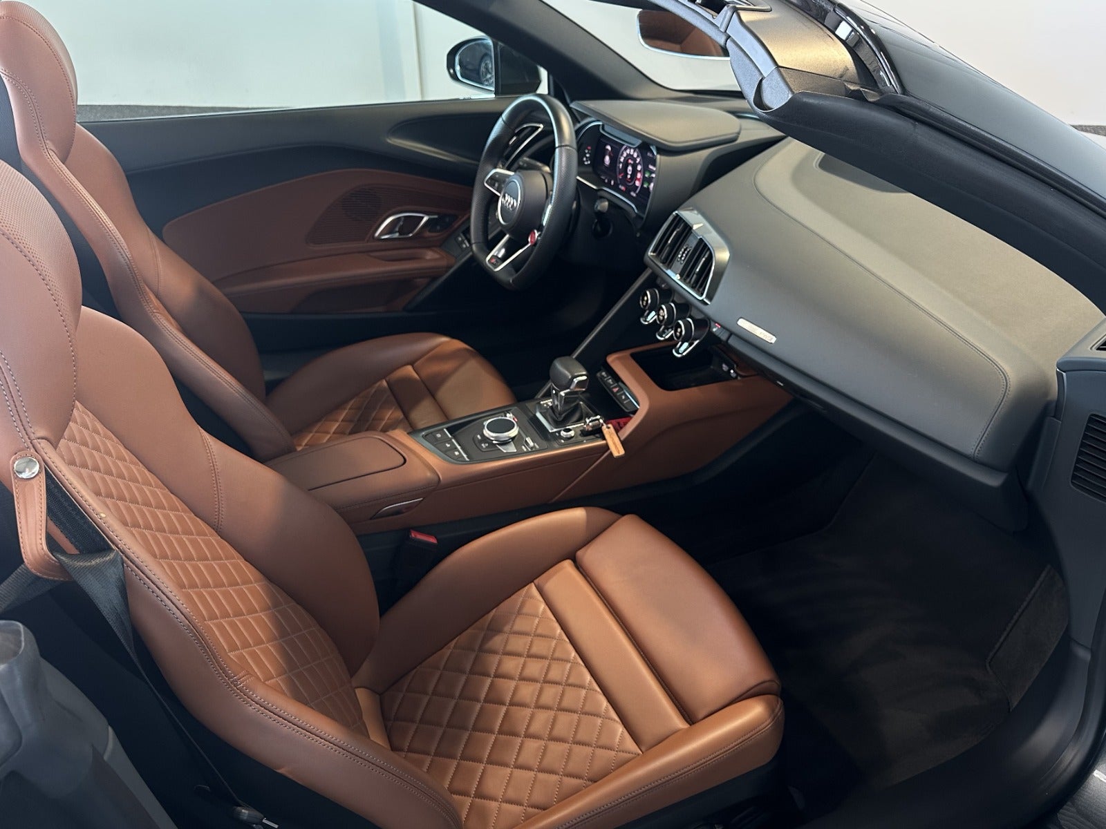 Audi R8 5,2 FSi Spyder S-tr. RWD 2d - 6