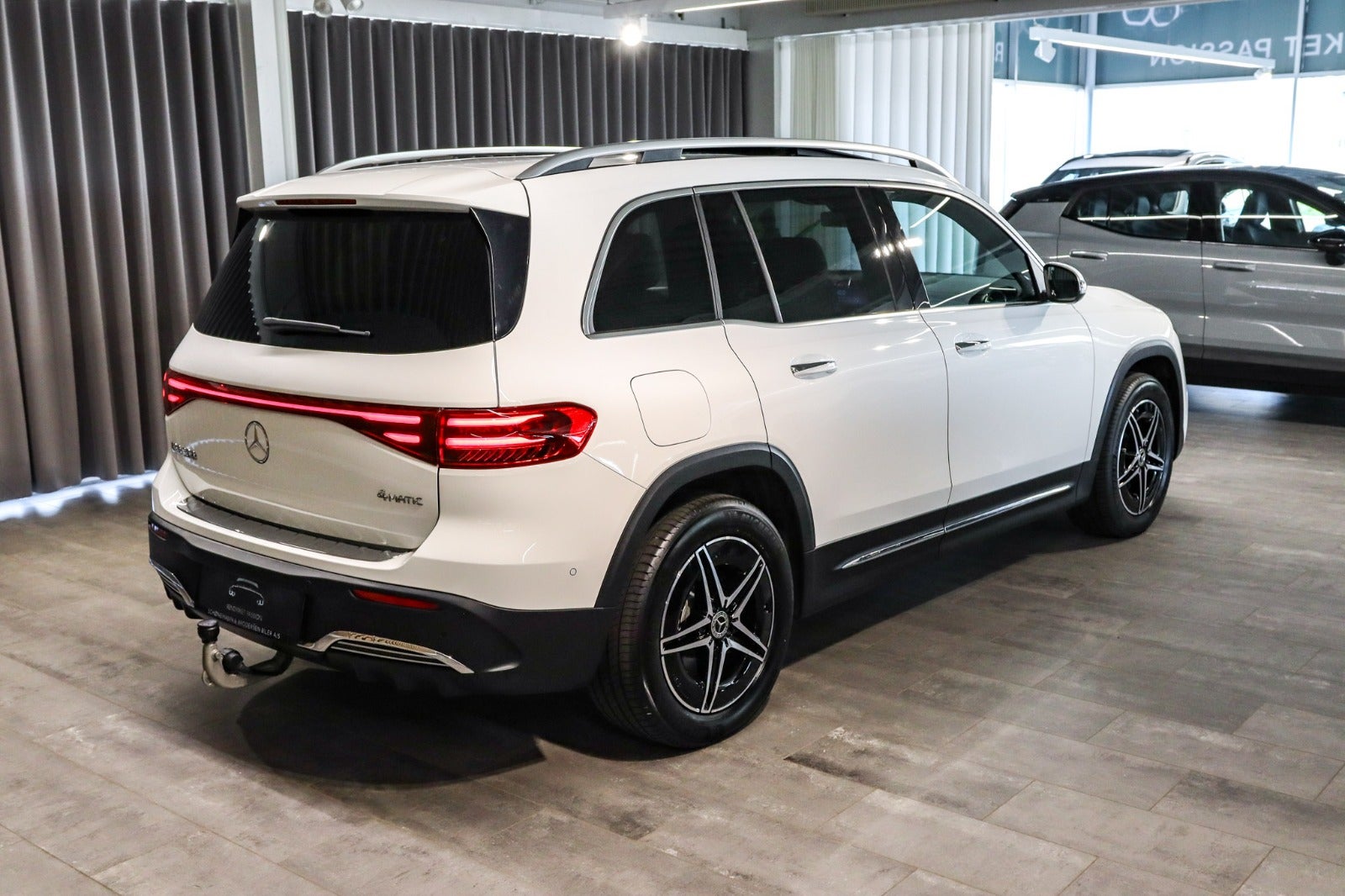 Billede af Mercedes EQB300  AMG Premium 4Matic