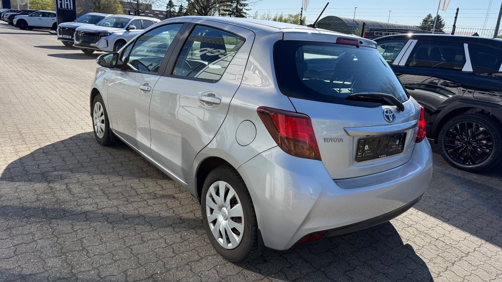 Toyota Yaris Hybrid H1 e-CVT