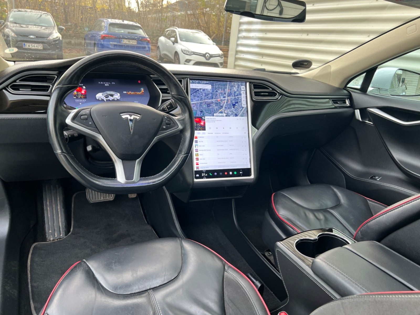 Tesla Model S 2014