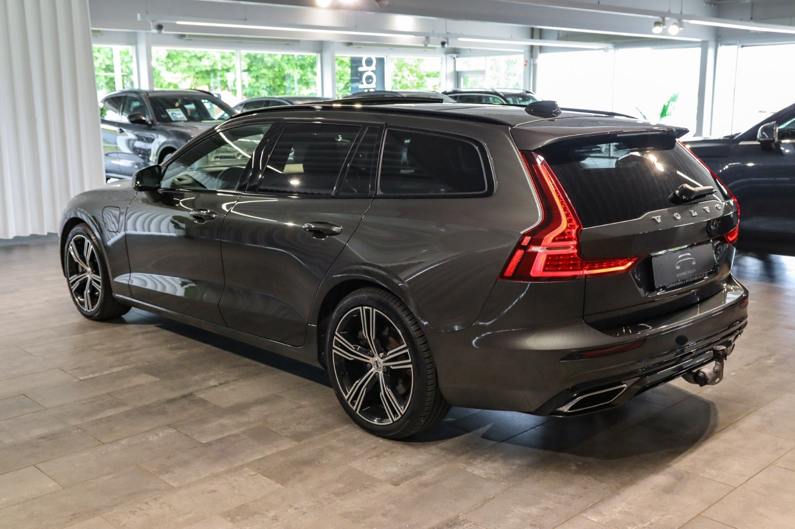 Billede af Volvo V60 2,0 T8 ReCharge R-Design aut. AWD