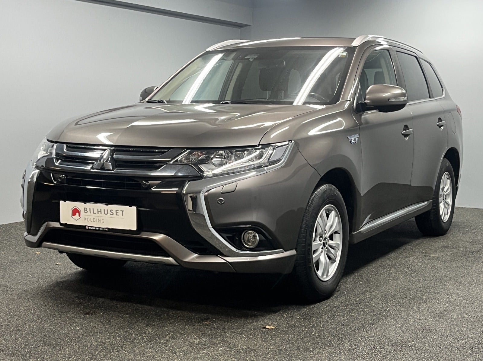 Mitsubishi Outlander 2,0 PHEV Instyle CVT 4WD