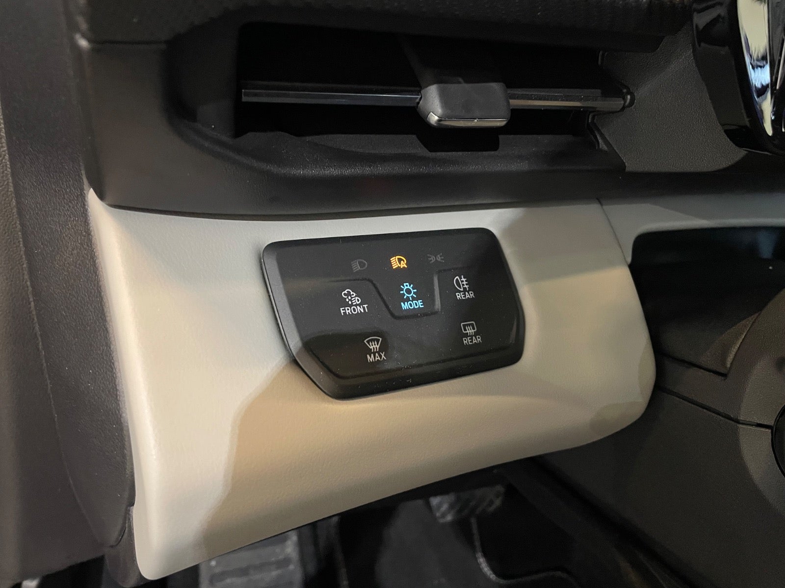 Ford Explorer Premium Extended Range AWD