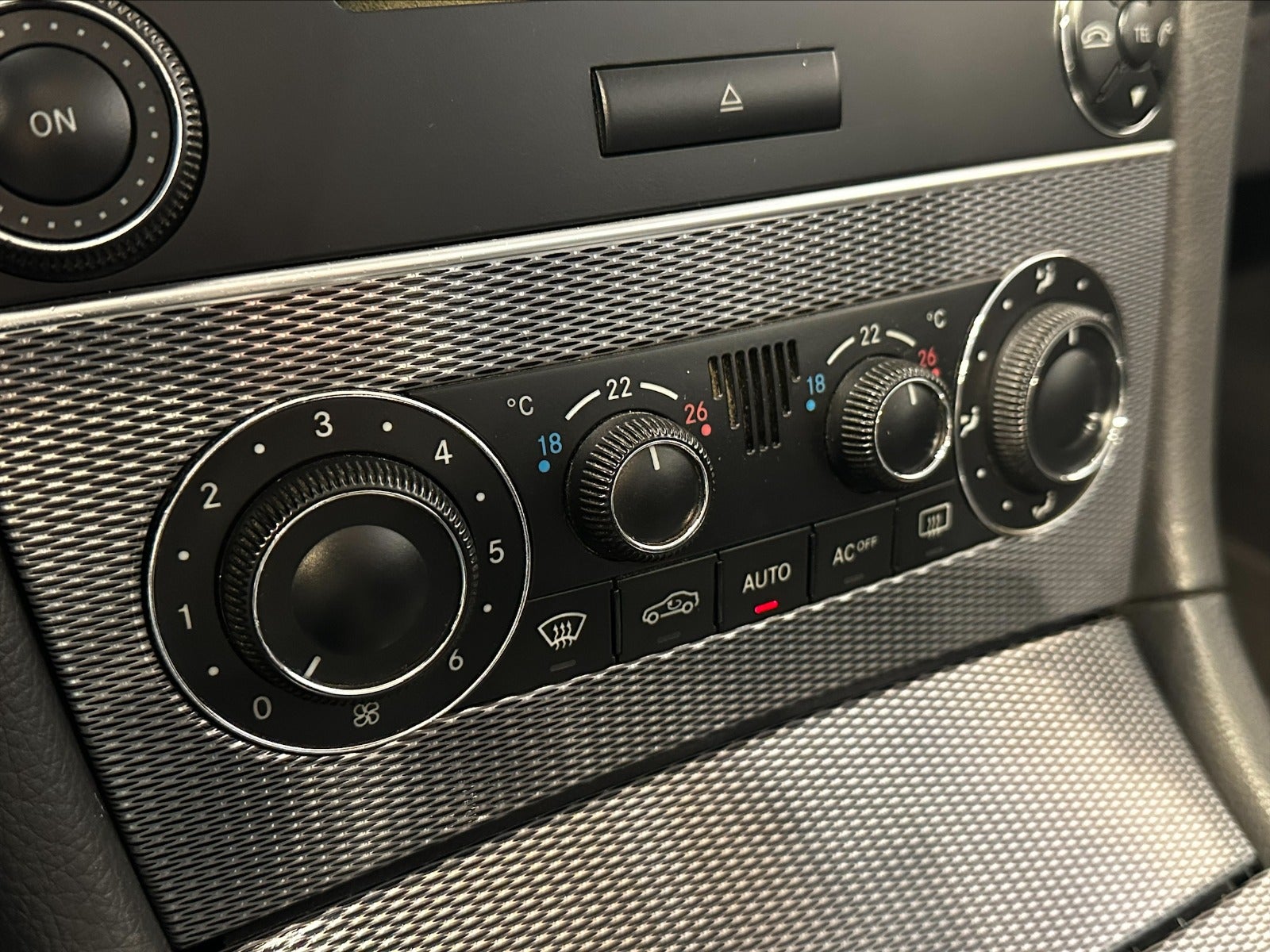 2005 Mercedes CLK200