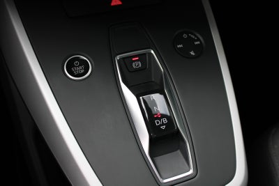 Audi Q4 e-tron Attraction Van