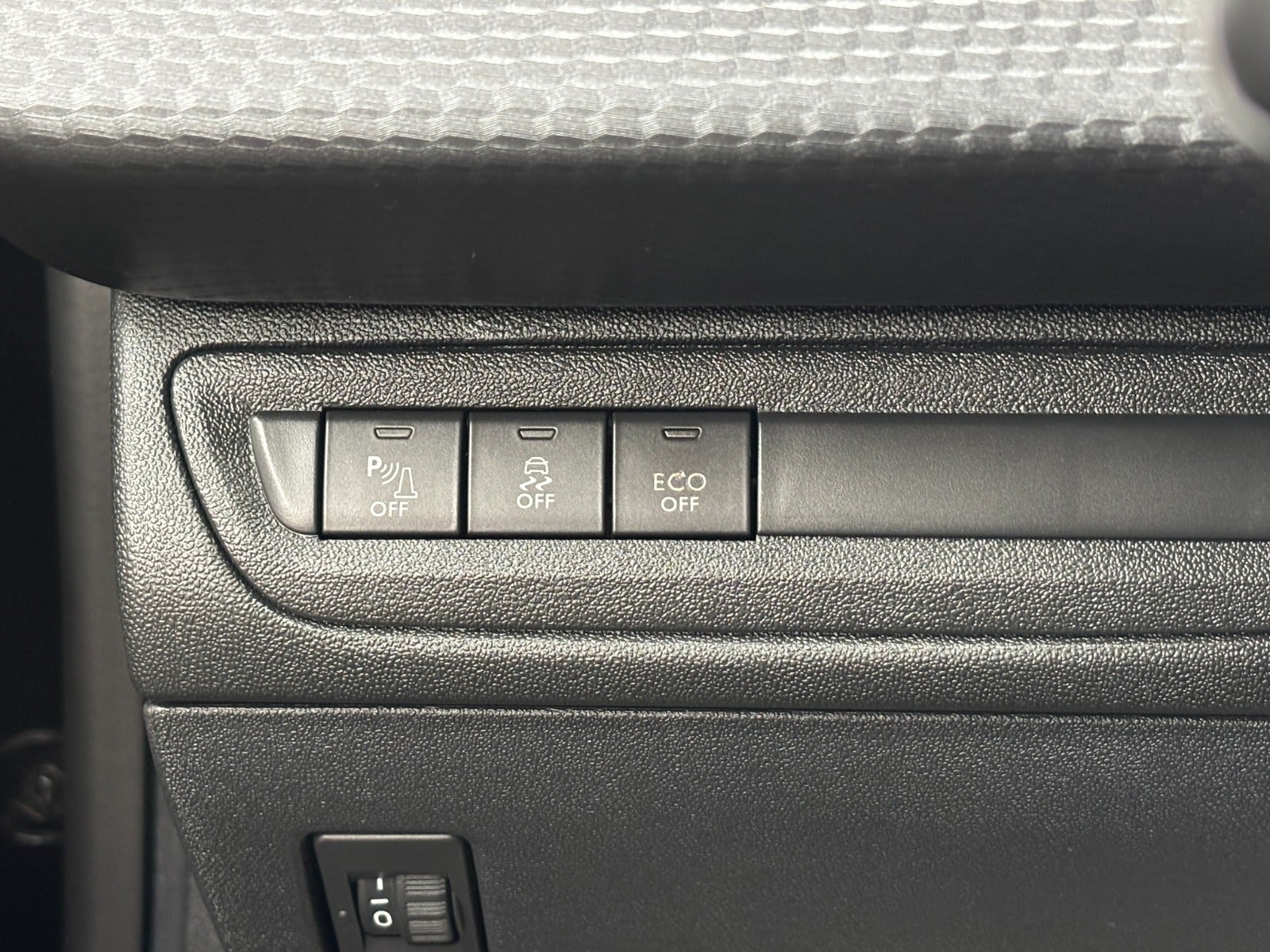 Billede af Peugeot 2008 1,2 e-THP 110 Allure Sky