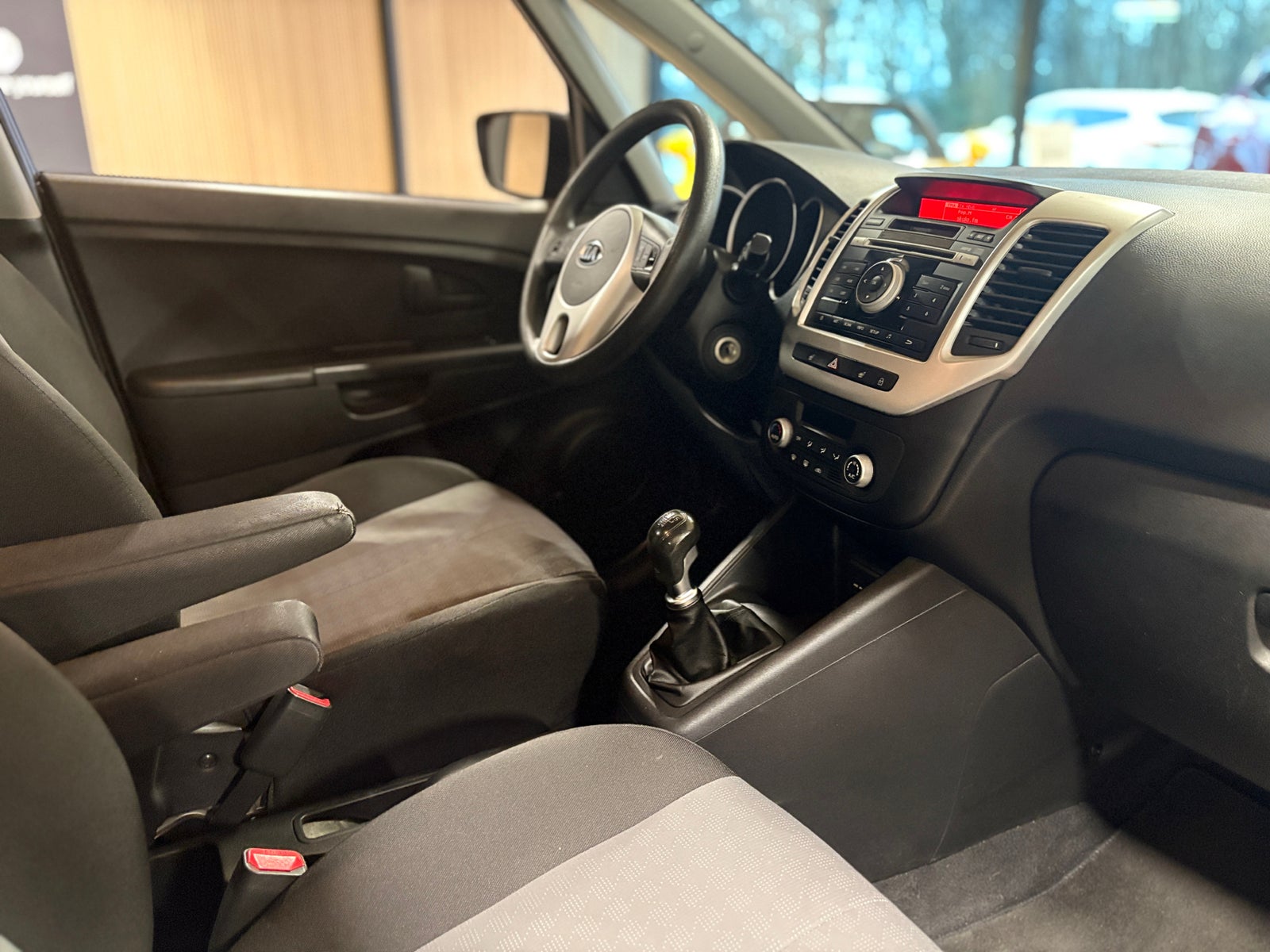 Kia Venga CVVT Attraction