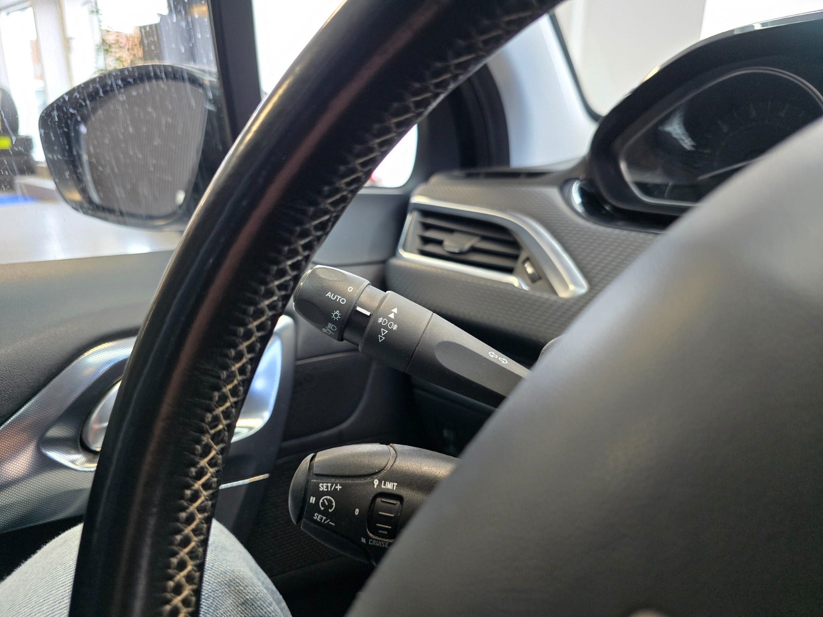 Billede af Peugeot 2008 1,2 e-THP 110 Desire Sky