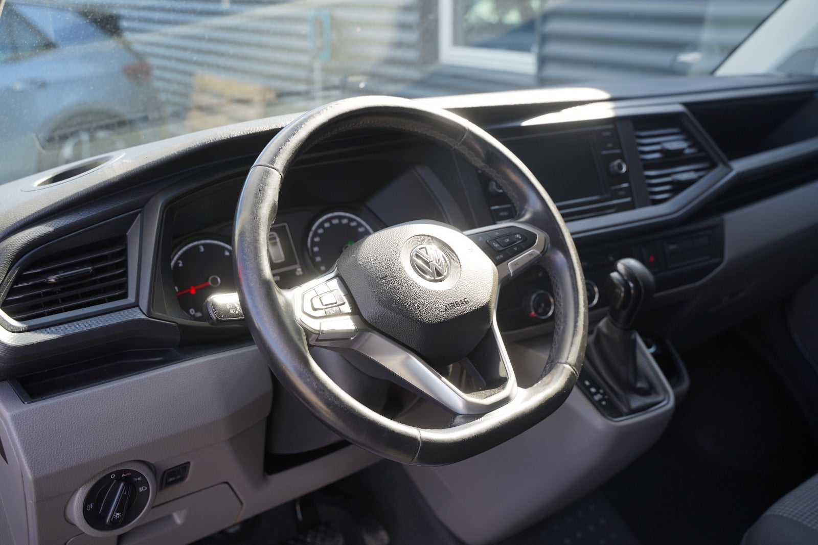 Billede af VW Transporter 2,0 TDi 150 Kassevogn DSG lang