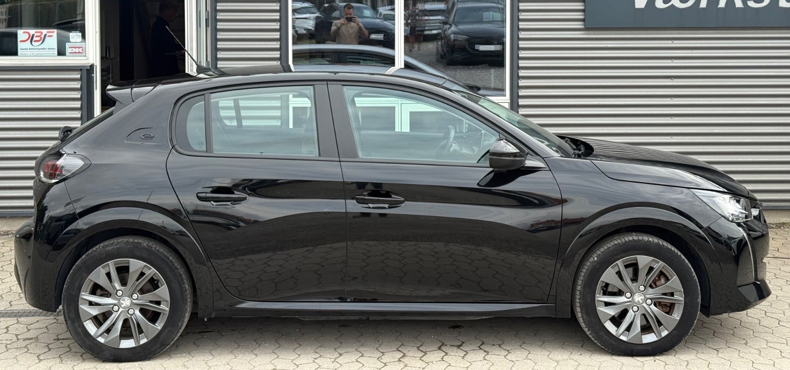 Peugeot e-208 Active