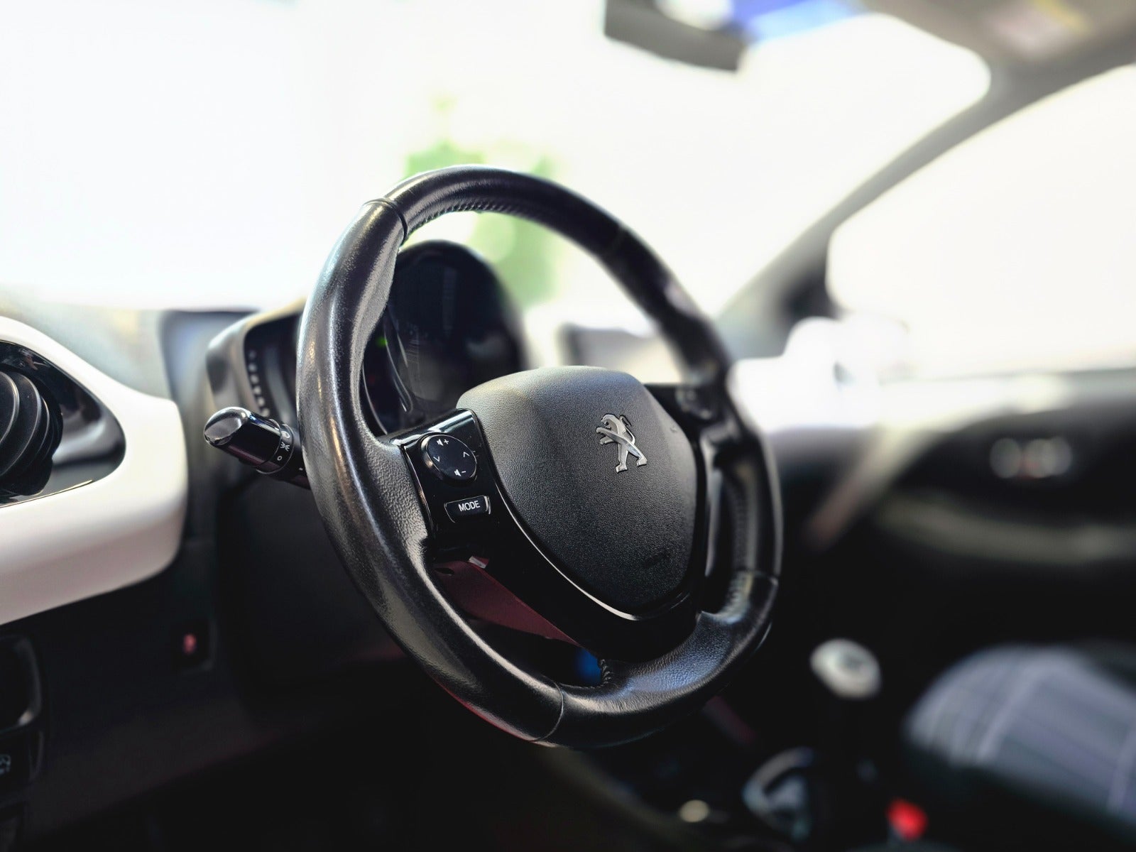 Billede af Peugeot 108 1,0 e-VTi 69 Allure