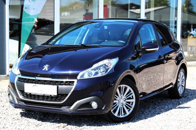 Peugeot 208 BlueHDi 100 Signature Sky