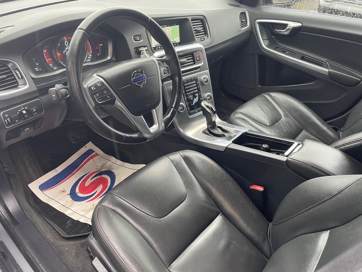 Billede af Volvo V60 2,0 D3 150 Momentum aut. Van