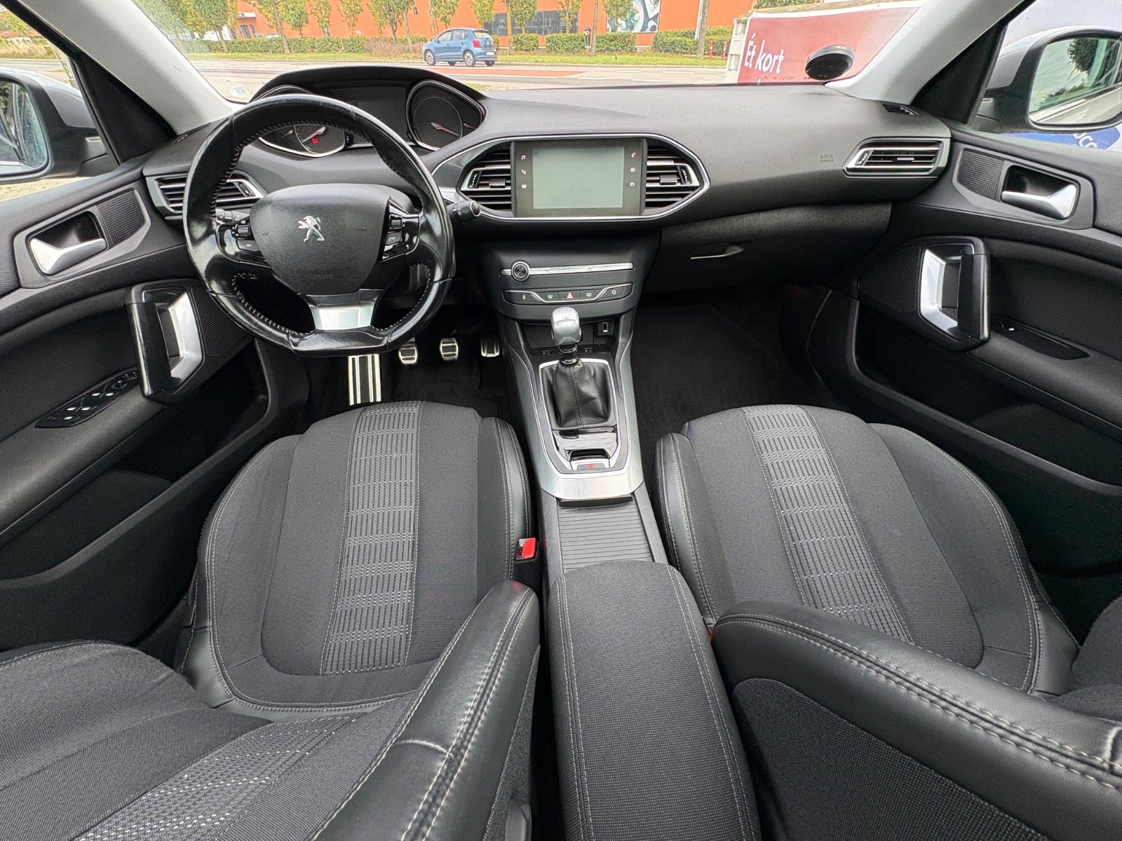 Peugeot 308 BlueHDi 120 Allure Sky