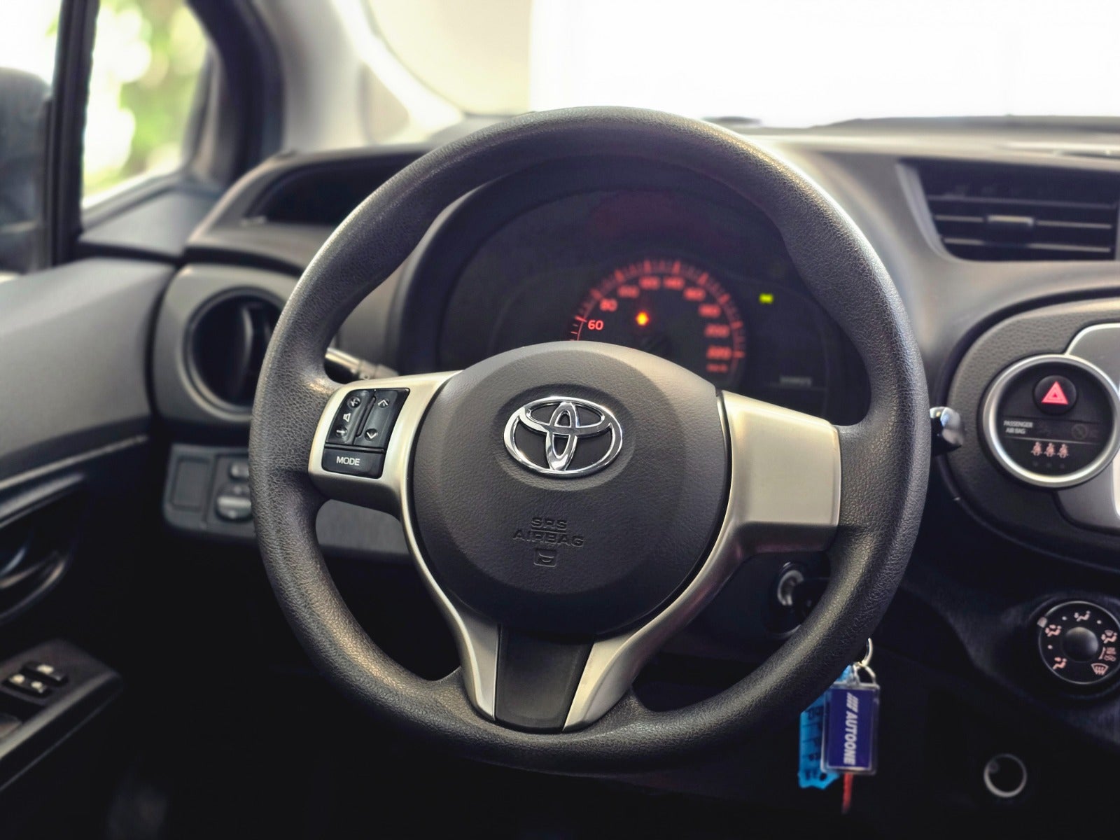 Billede af Toyota Yaris 1,0 VVT-i T1