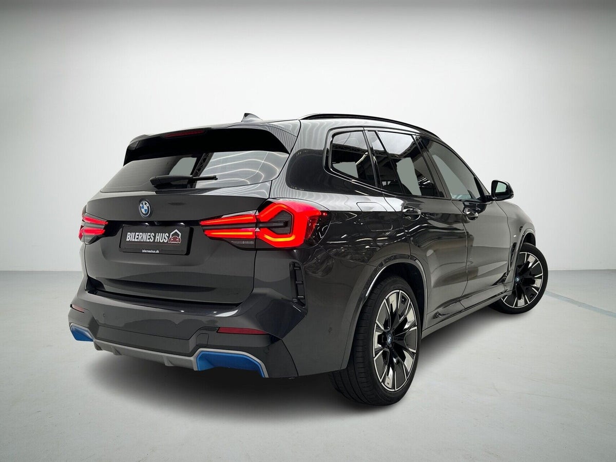 BMW iX3 Charged Plus M-Sport billede 2