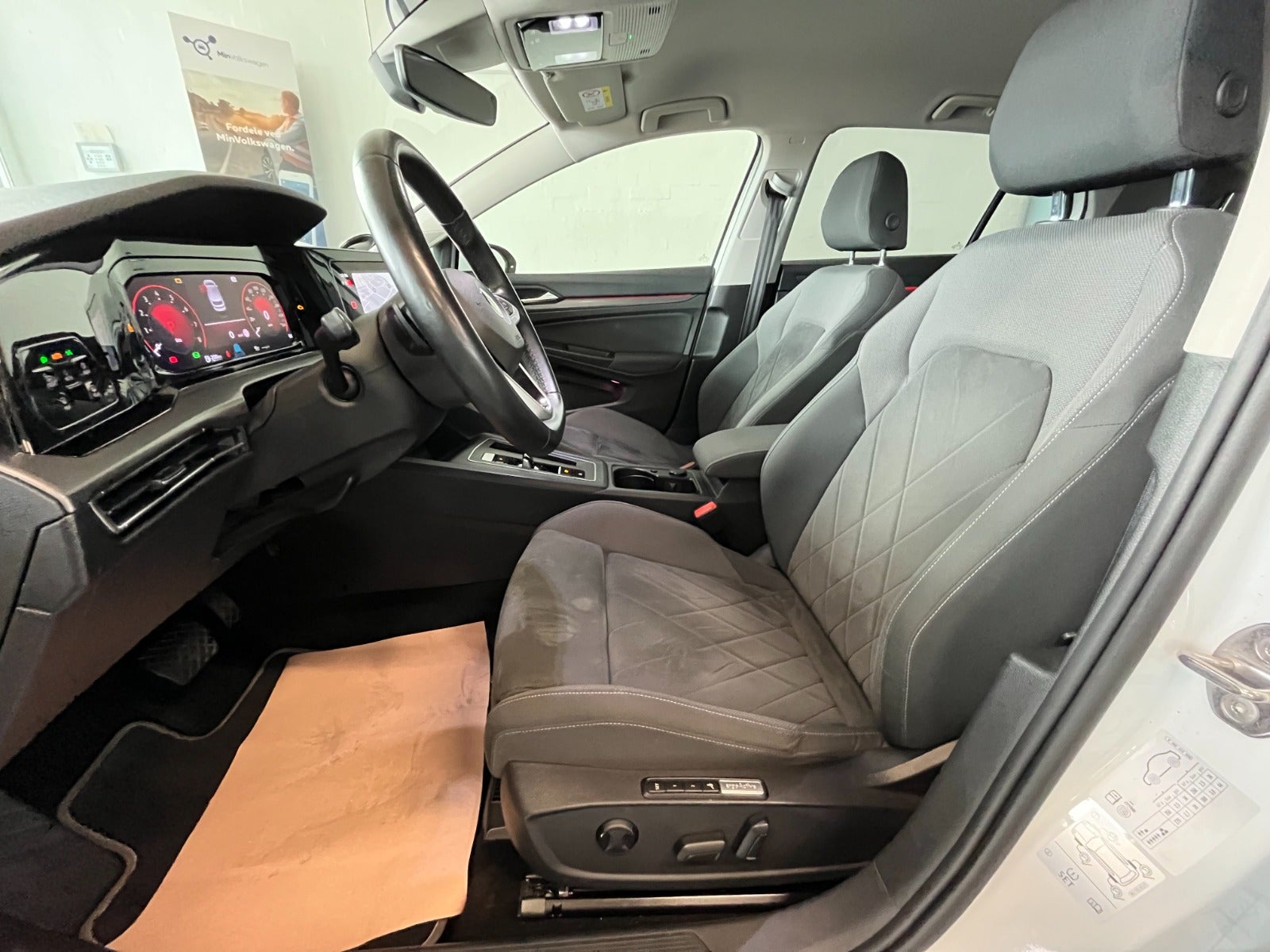 Billede af VW Golf VIII 1,5 eTSi 150 Style DSG