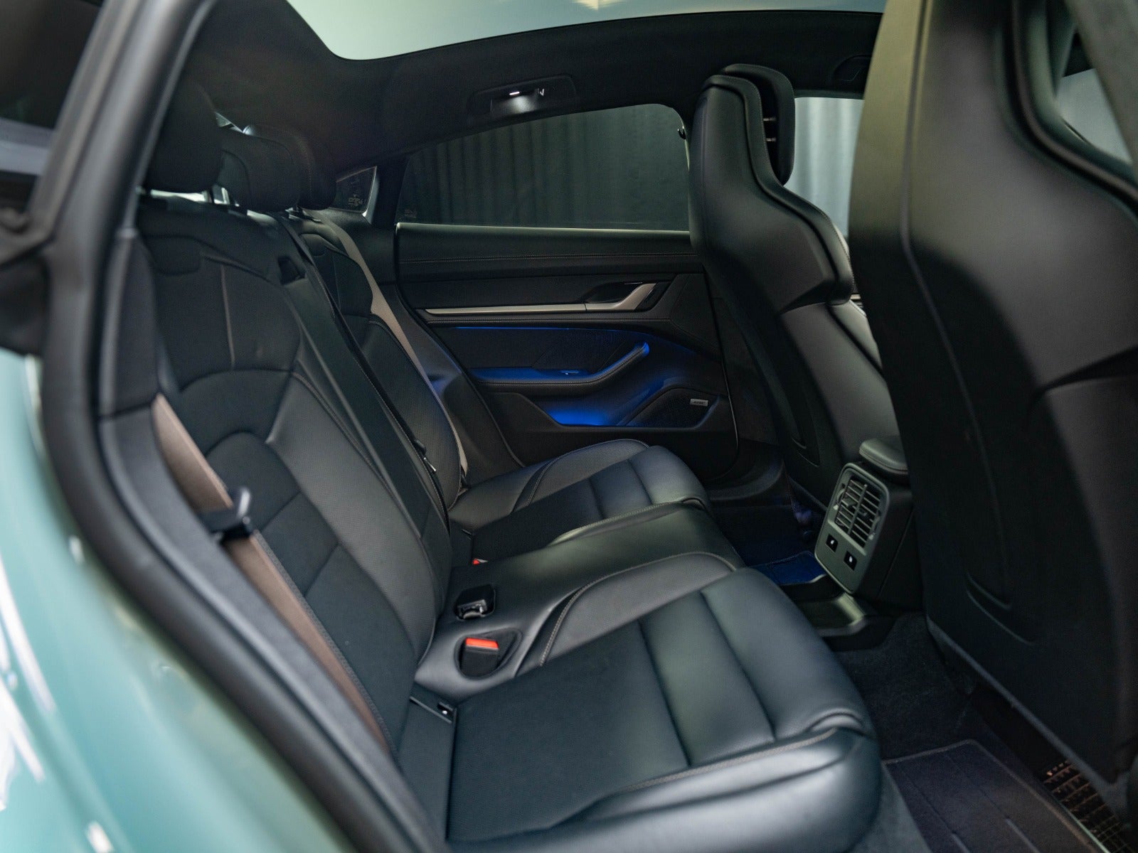 Gallery image 18 of 18