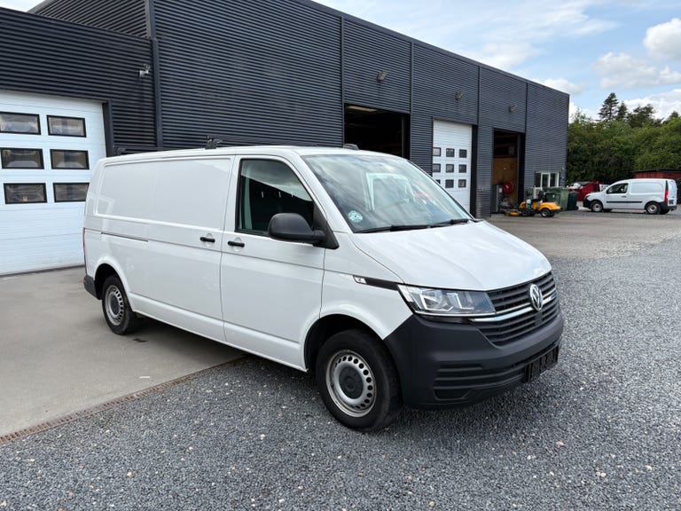 VW Transporter TDi 110 Kassevogn lang
