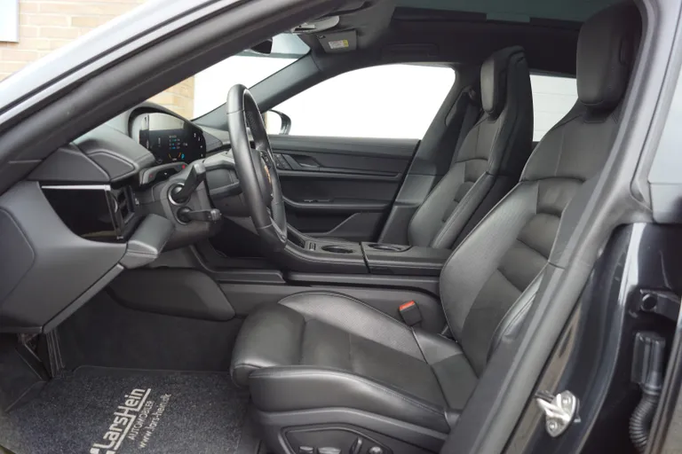 Porsche Taycan 4S Cross Turismo