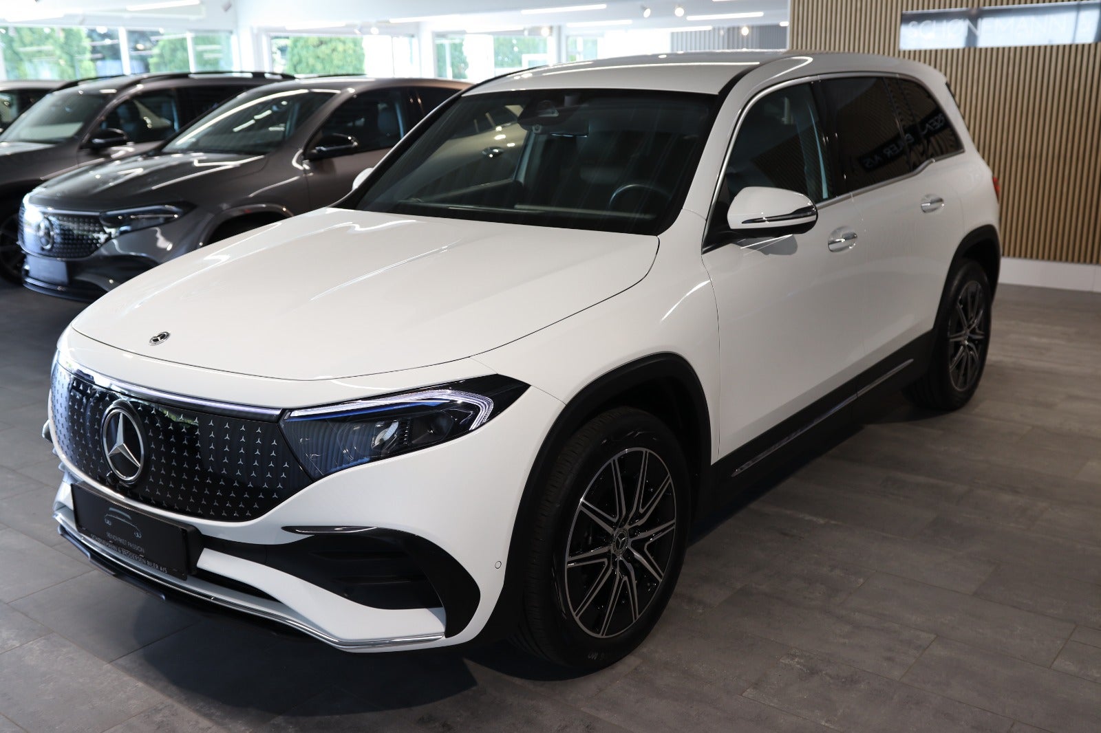 Billede af Mercedes EQB300  AMG Premium 4Matic