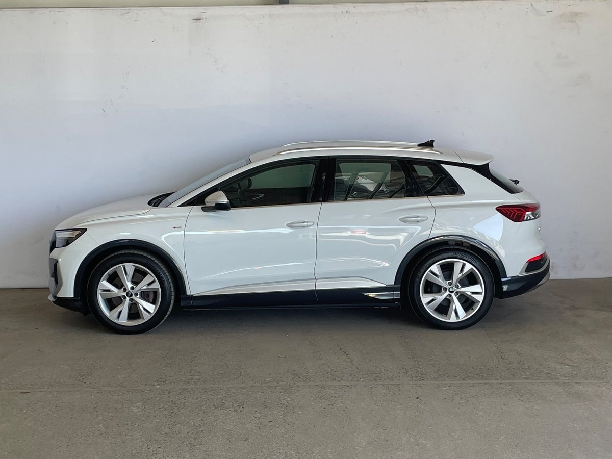 Audi Q4 e-tron S-line quattro Van