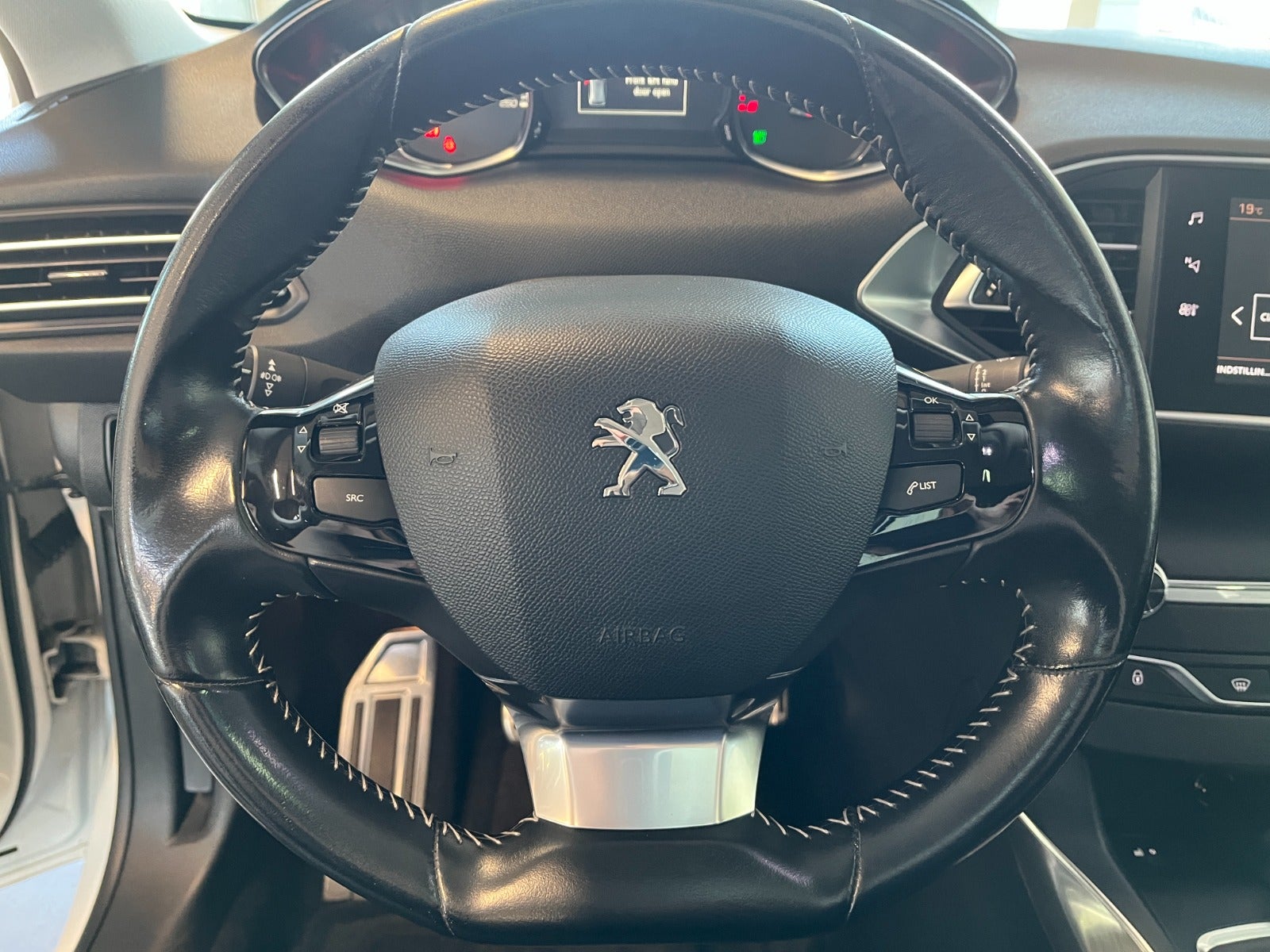 Billede af Peugeot 308 1,6 BlueHDi 120 Allure Sky SW