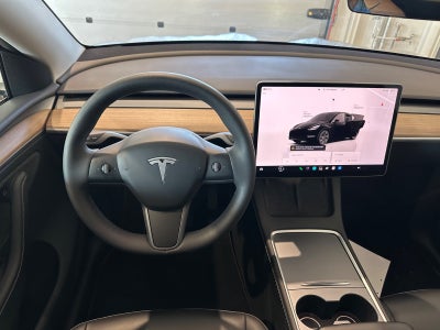 Tesla Model Y Long Range RWD
