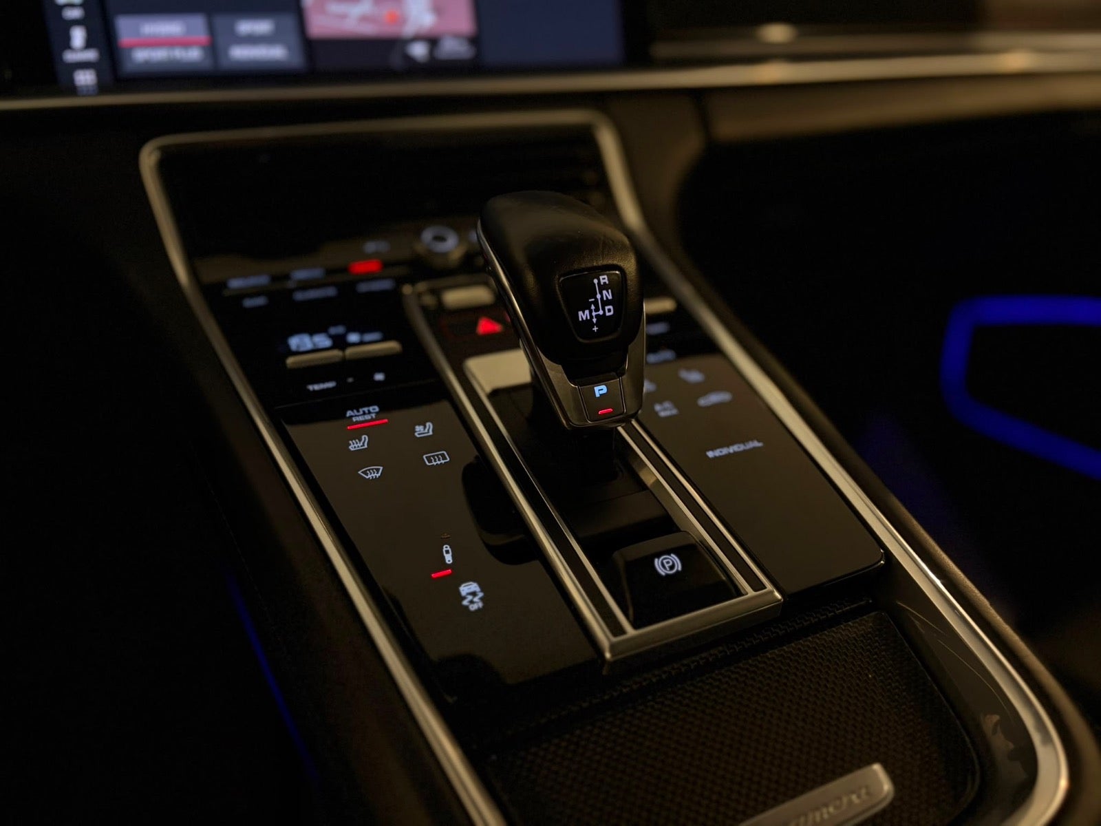 Porsche – Panamera 4