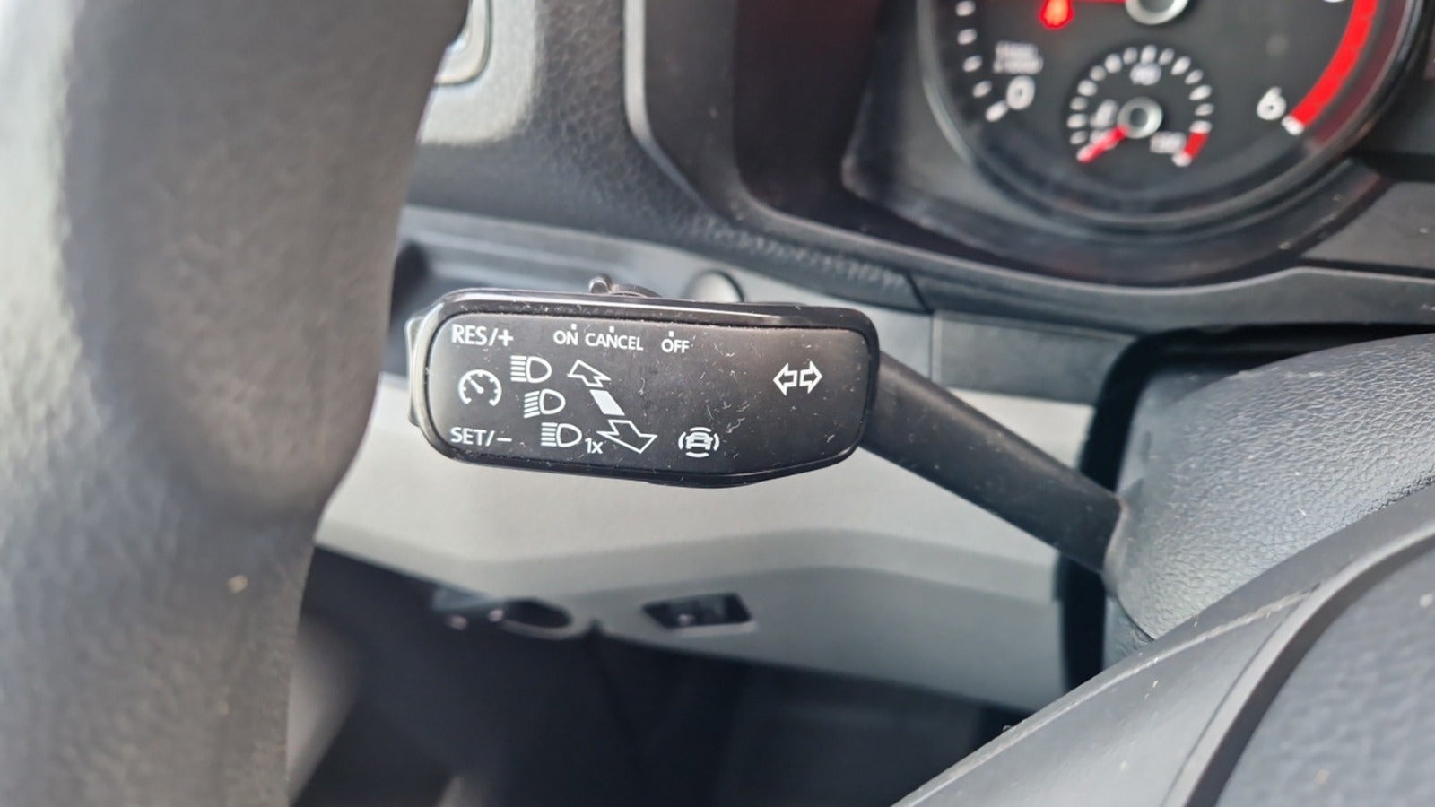 Billede af VW Crafter 35 2,0 TDi 177 Kassevogn L3H2 aut.