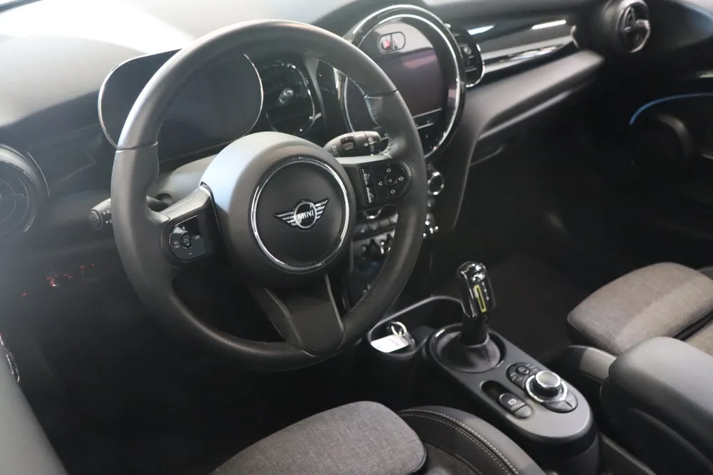 MINI Cooper SE Classic Trim