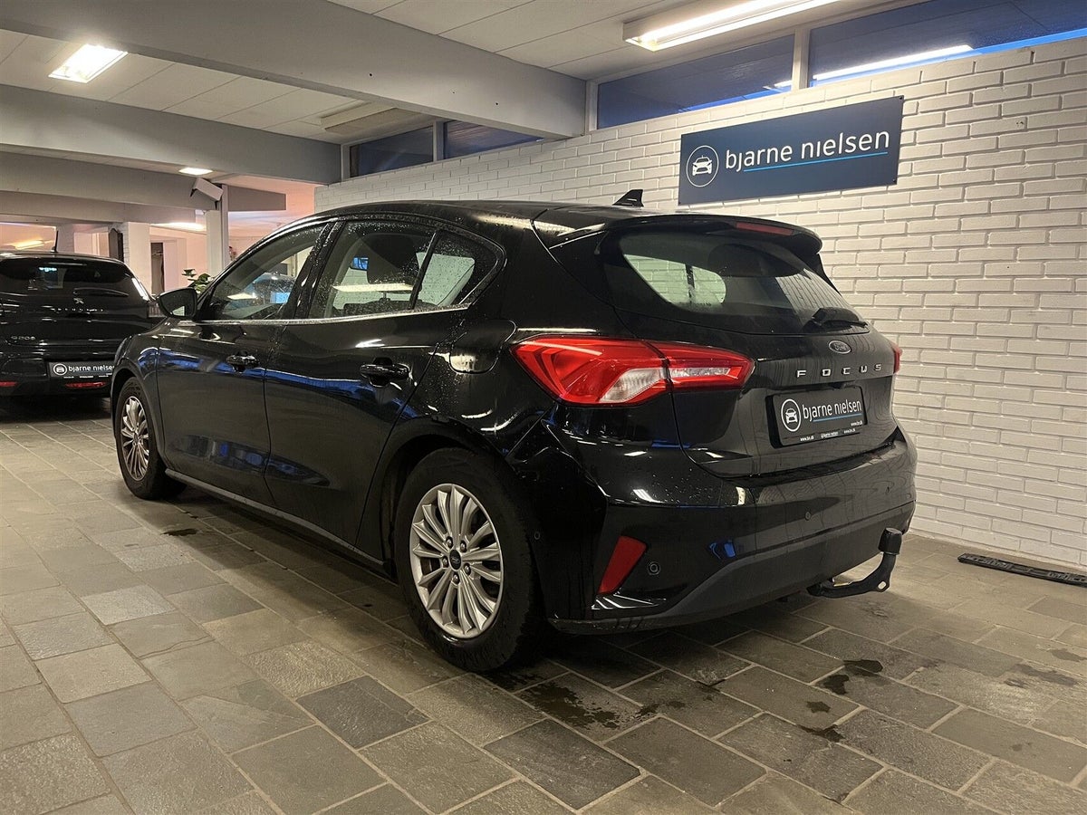 Ford Focus EcoBoost Titanium generic.image 2