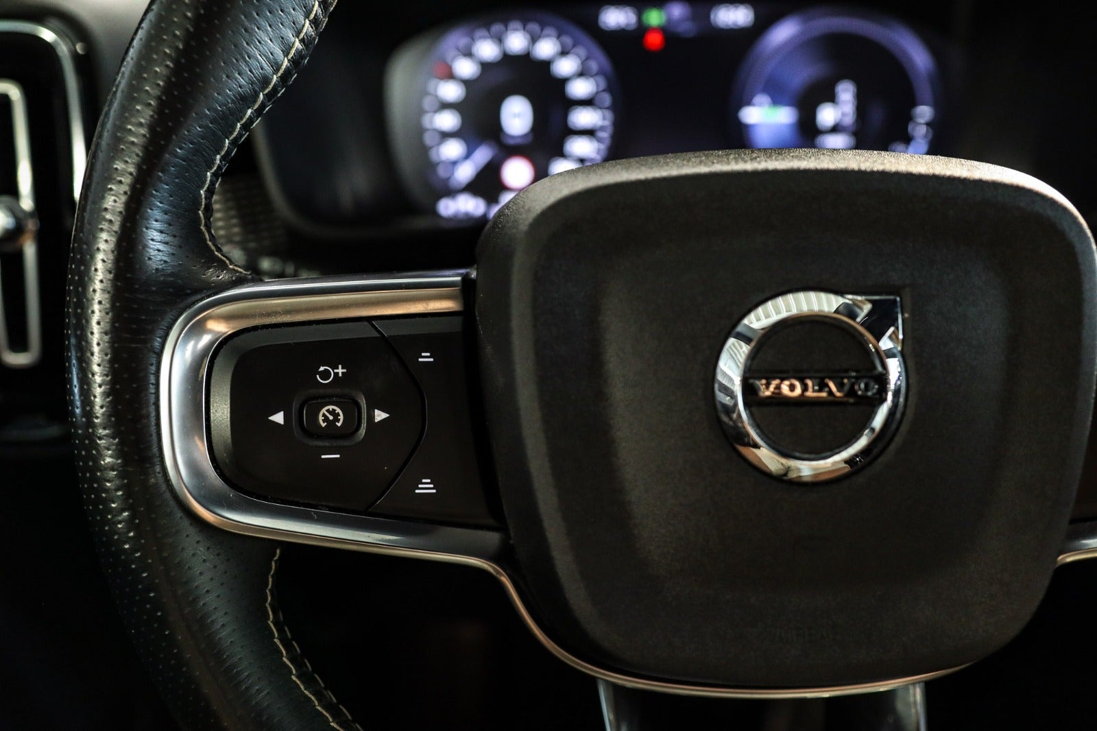 Billede af Volvo XC40 1,5 T4 ReCharge R-Design aut.